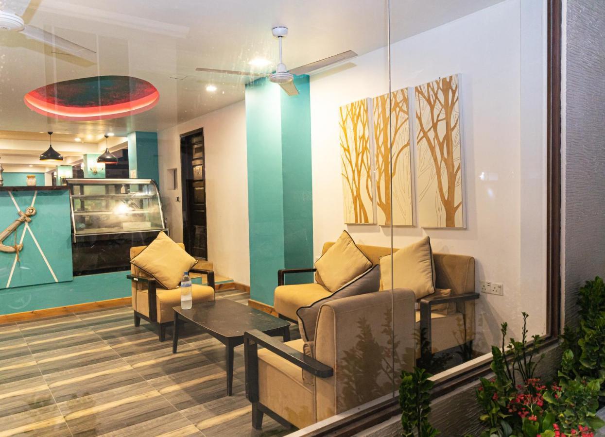 Aquzz Hotel & Spa - Maldives Maafushi Exterior foto